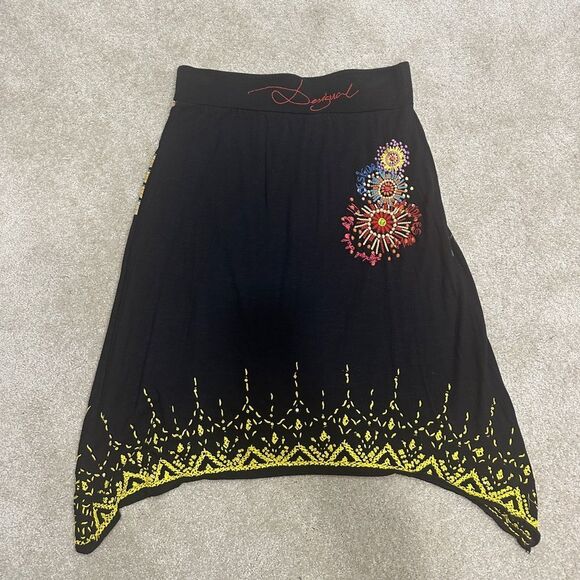 Desigual Beaded and Embroidered Floral Crochet Asymmetrical skirt size L - Picture 4 of 7